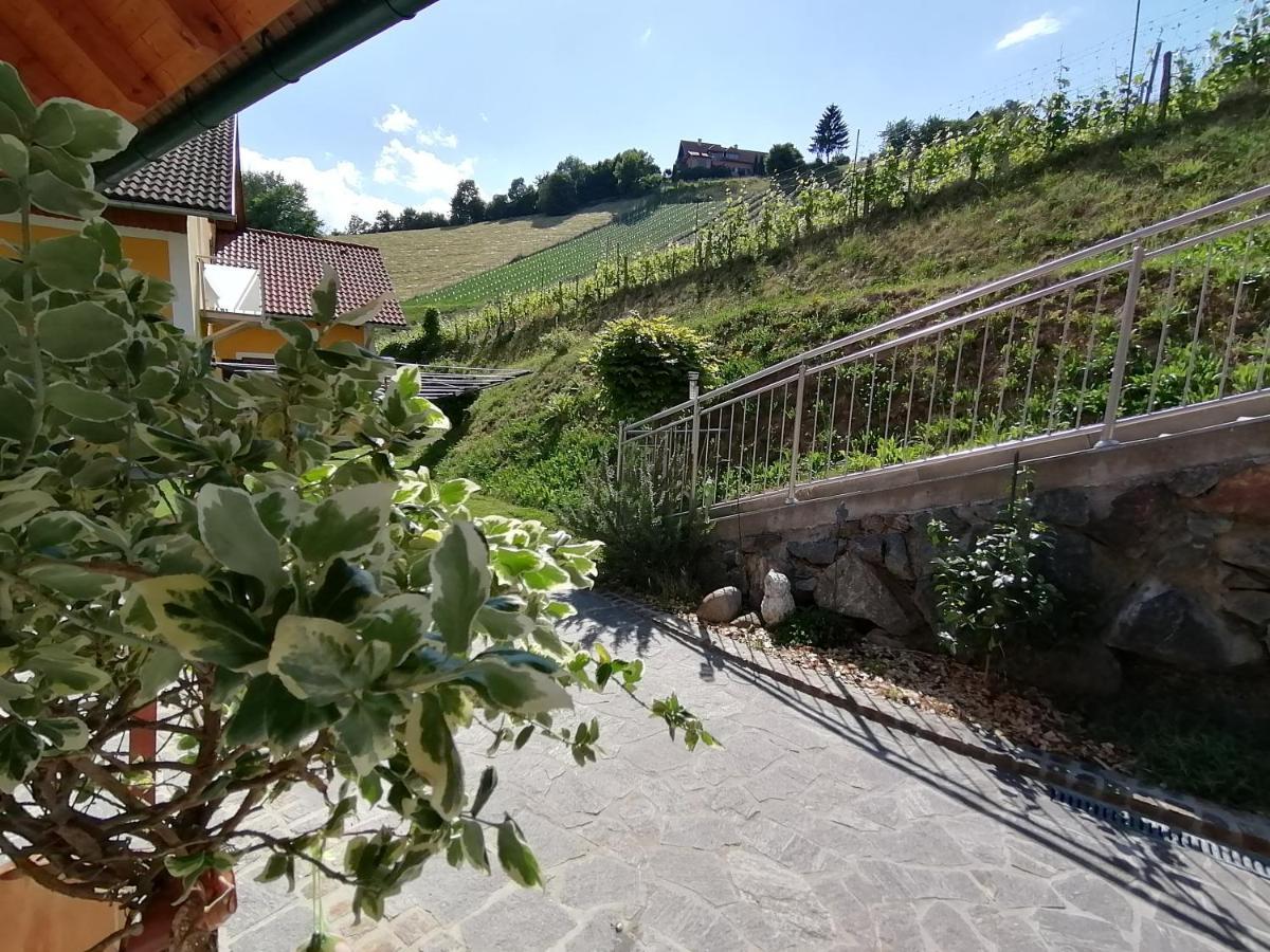 Stoff Kitzeck im Sausal